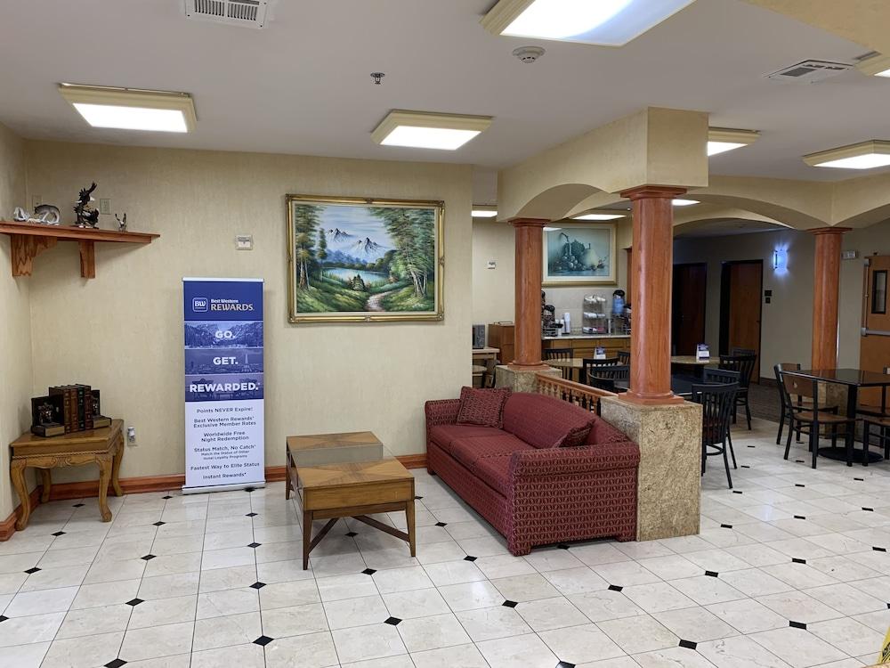 Surestay Plus Hotel By Best Western Мескит Экстерьер фото