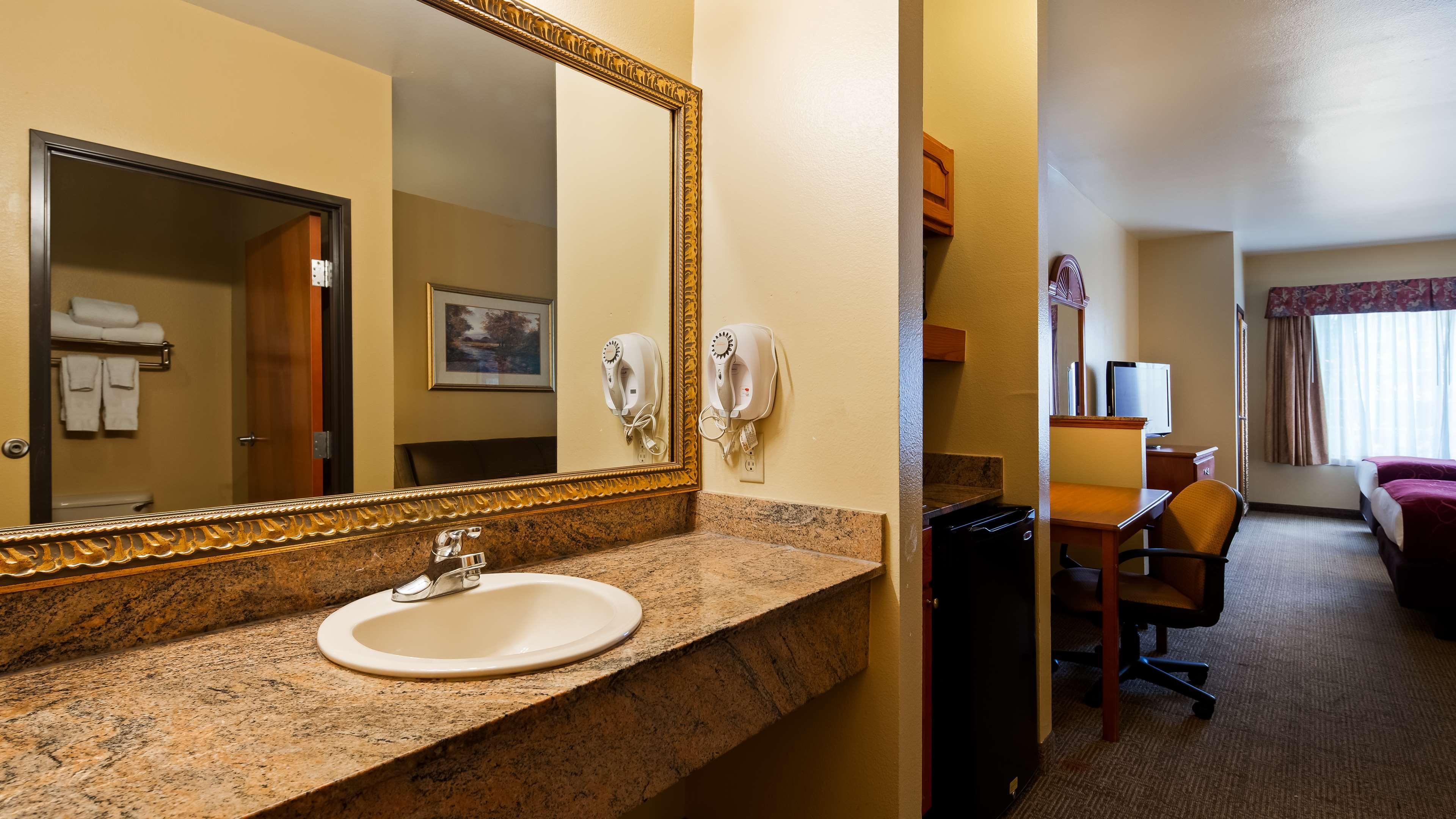 Surestay Plus Hotel By Best Western Мескит Экстерьер фото