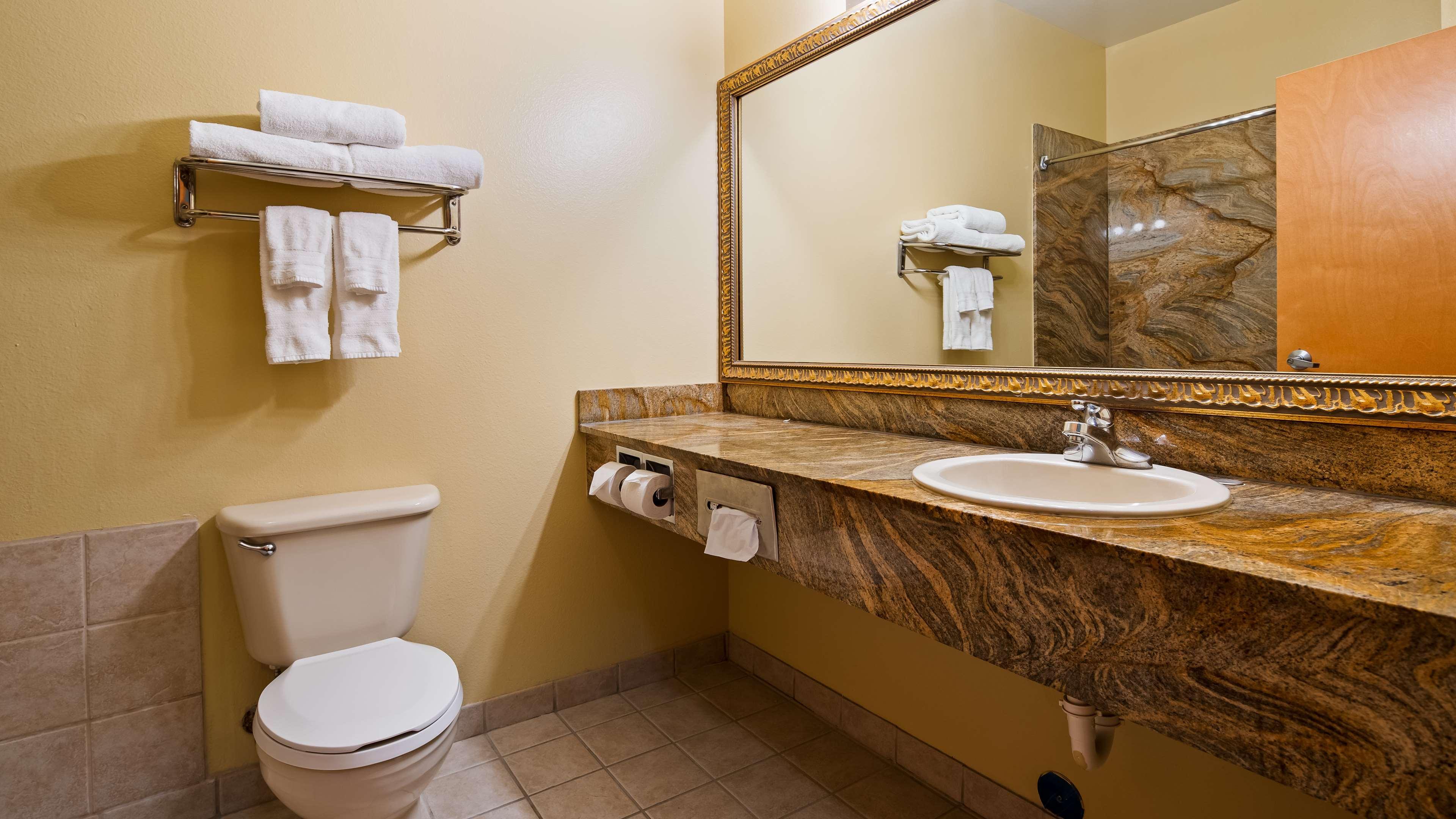 Surestay Plus Hotel By Best Western Мескит Экстерьер фото