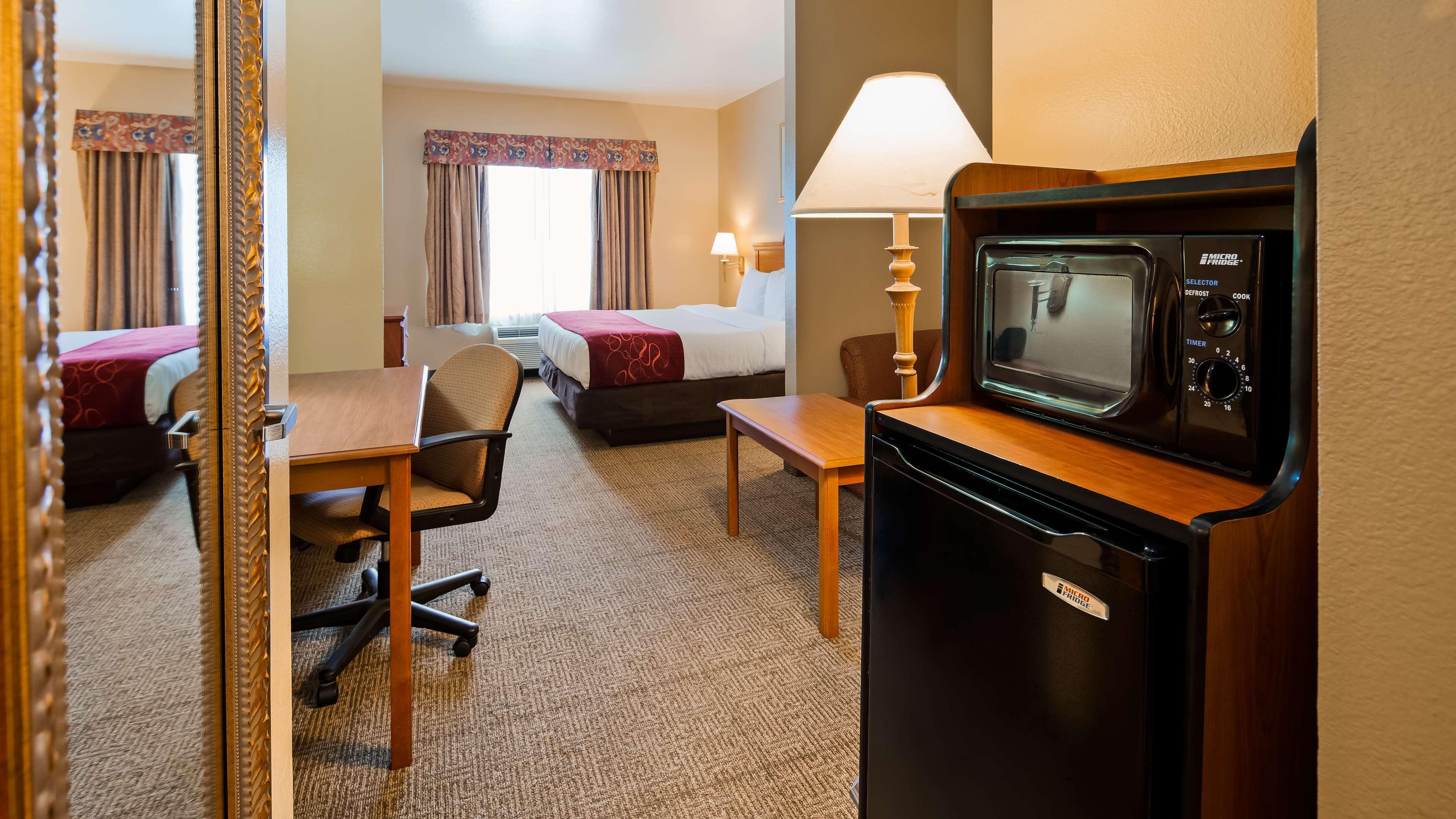 Surestay Plus Hotel By Best Western Мескит Экстерьер фото