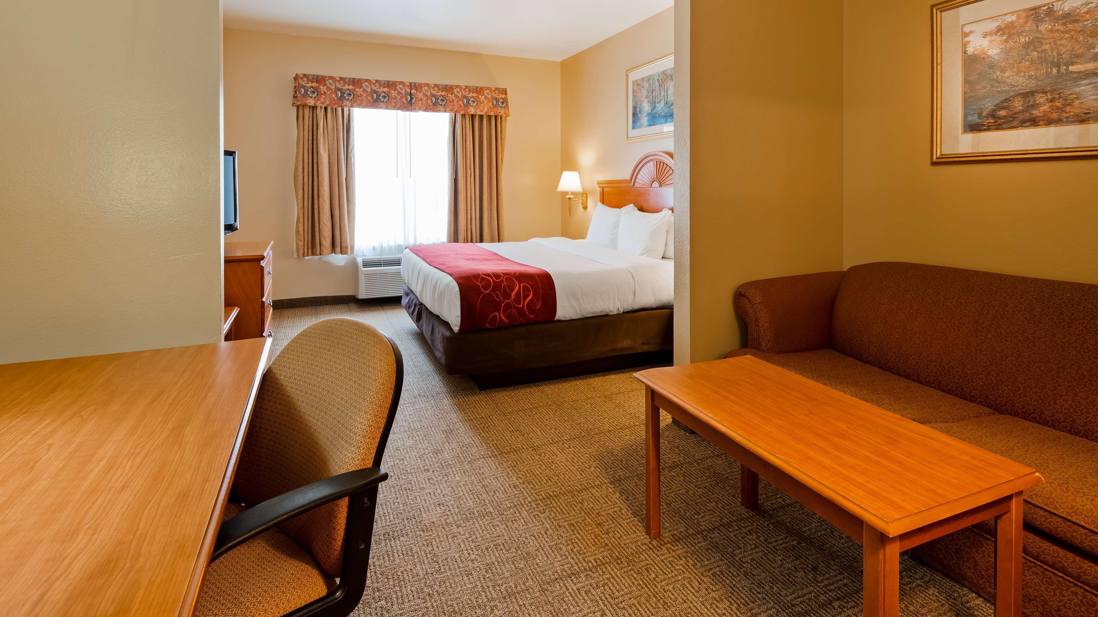 Surestay Plus Hotel By Best Western Мескит Экстерьер фото