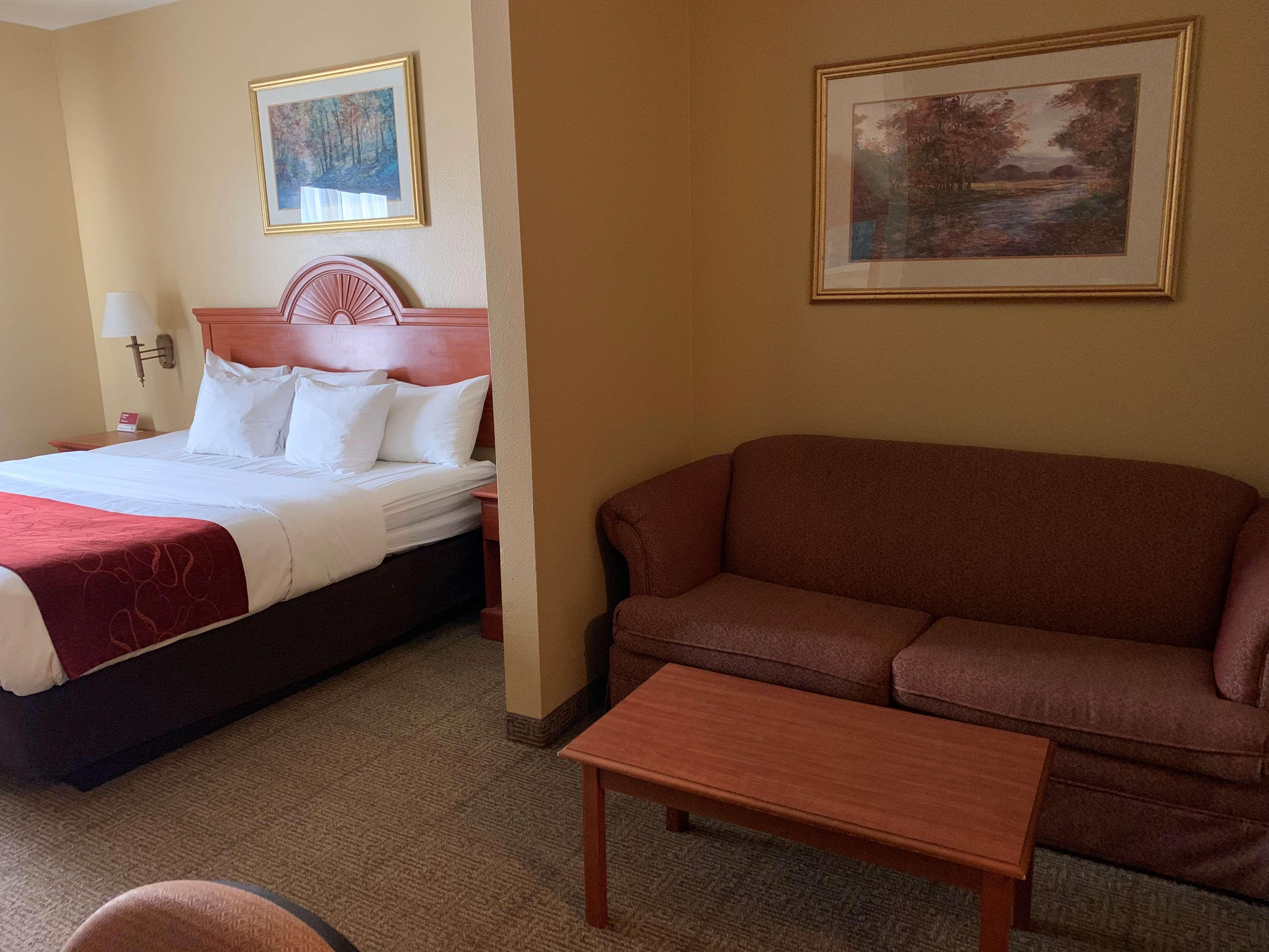 Surestay Plus Hotel By Best Western Мескит Экстерьер фото