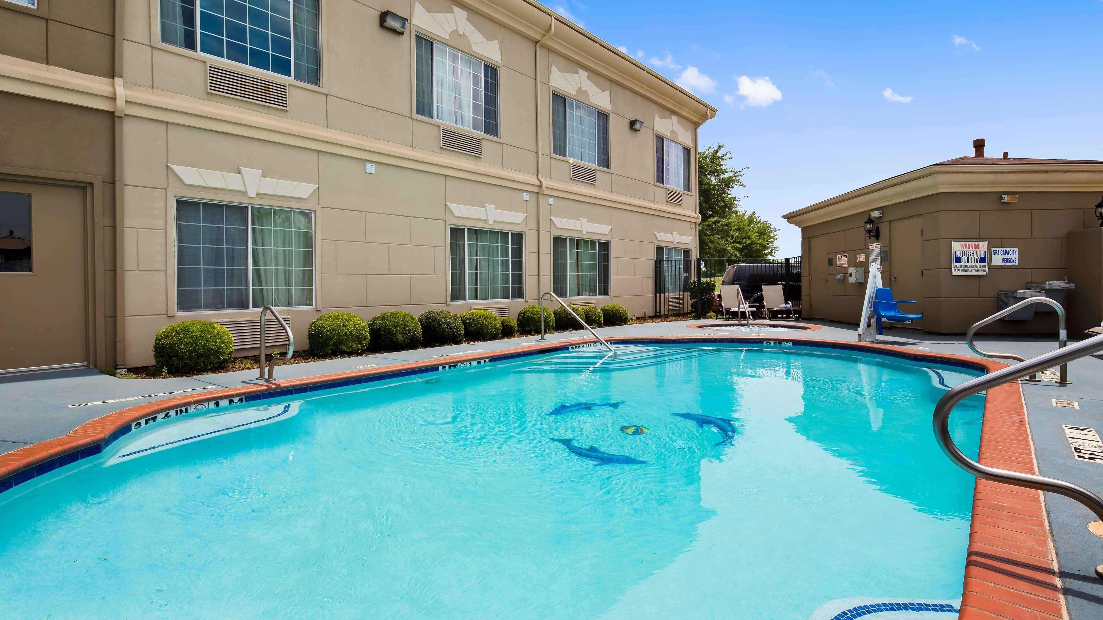 Surestay Plus Hotel By Best Western Мескит Экстерьер фото