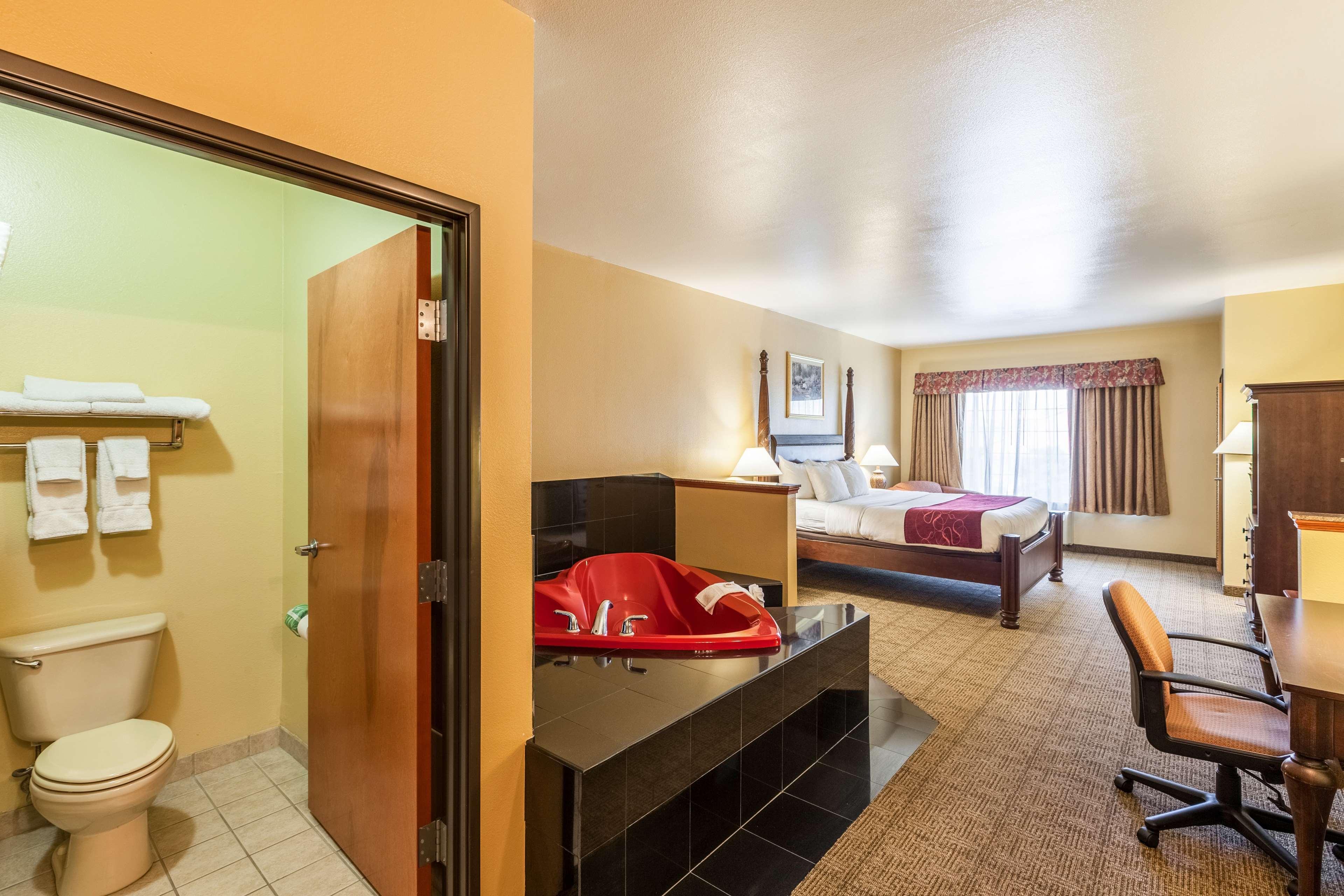 Surestay Plus Hotel By Best Western Мескит Экстерьер фото