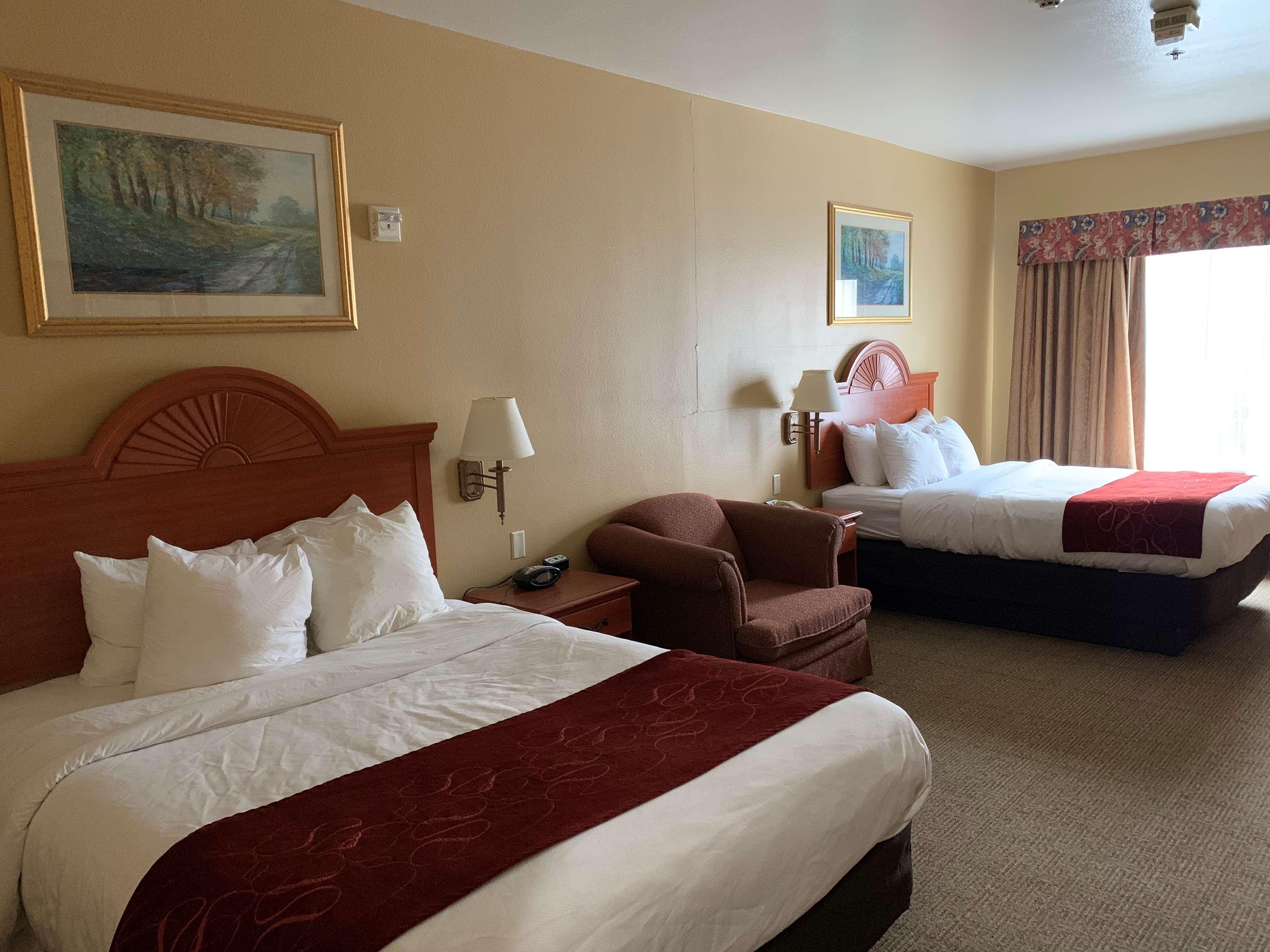 Surestay Plus Hotel By Best Western Мескит Экстерьер фото