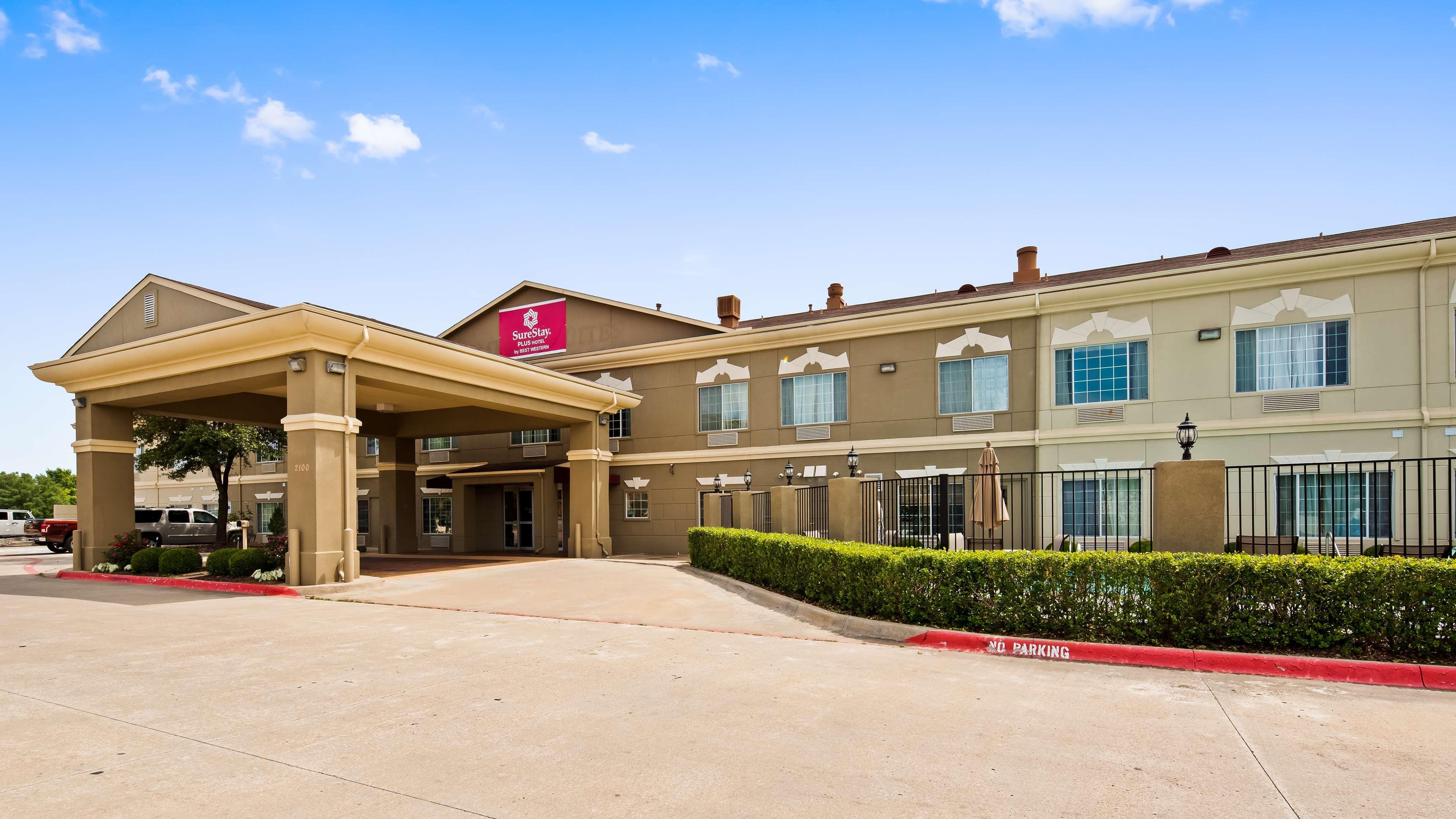 Surestay Plus Hotel By Best Western Мескит Экстерьер фото
