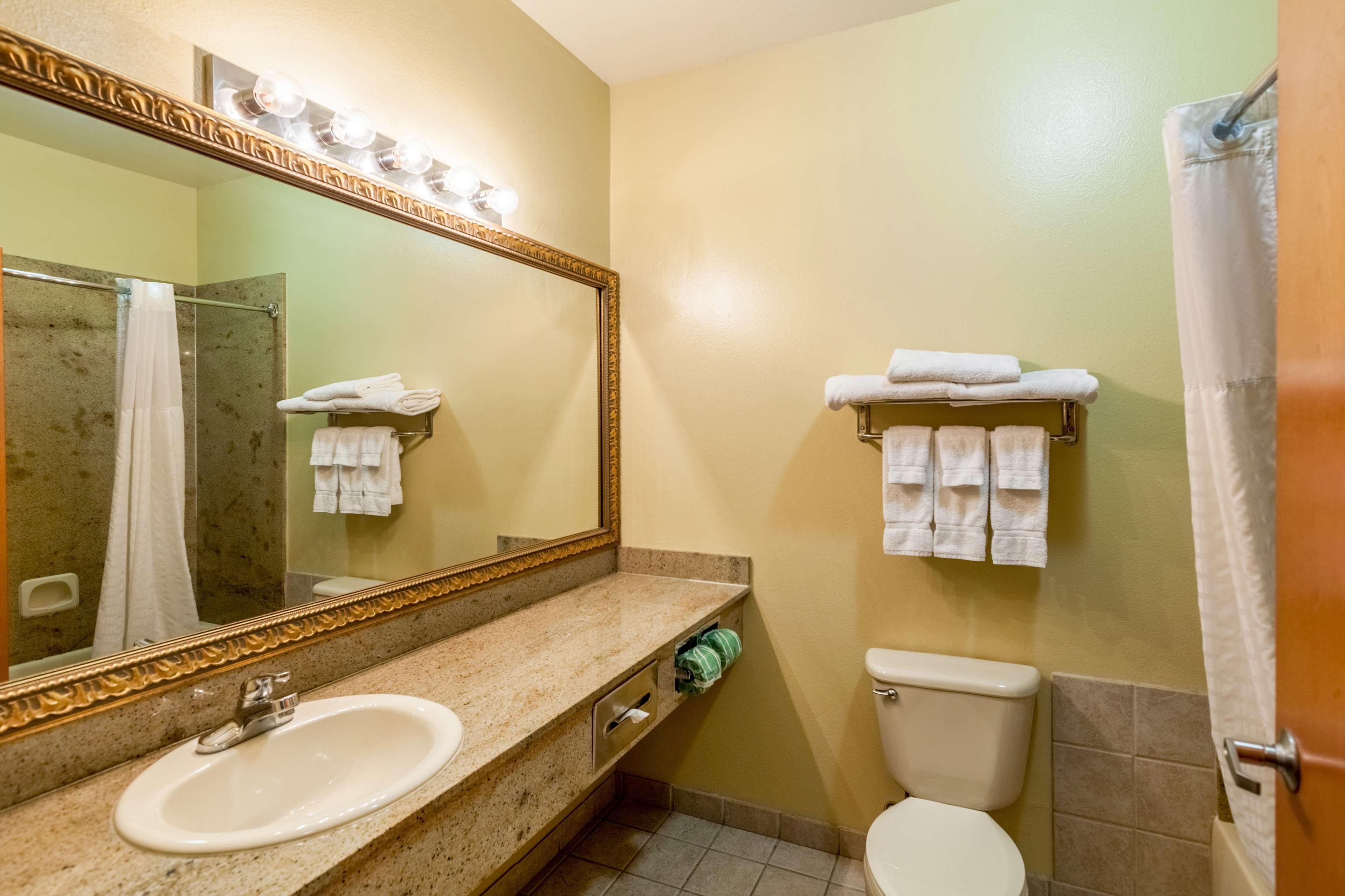 Surestay Plus Hotel By Best Western Мескит Экстерьер фото