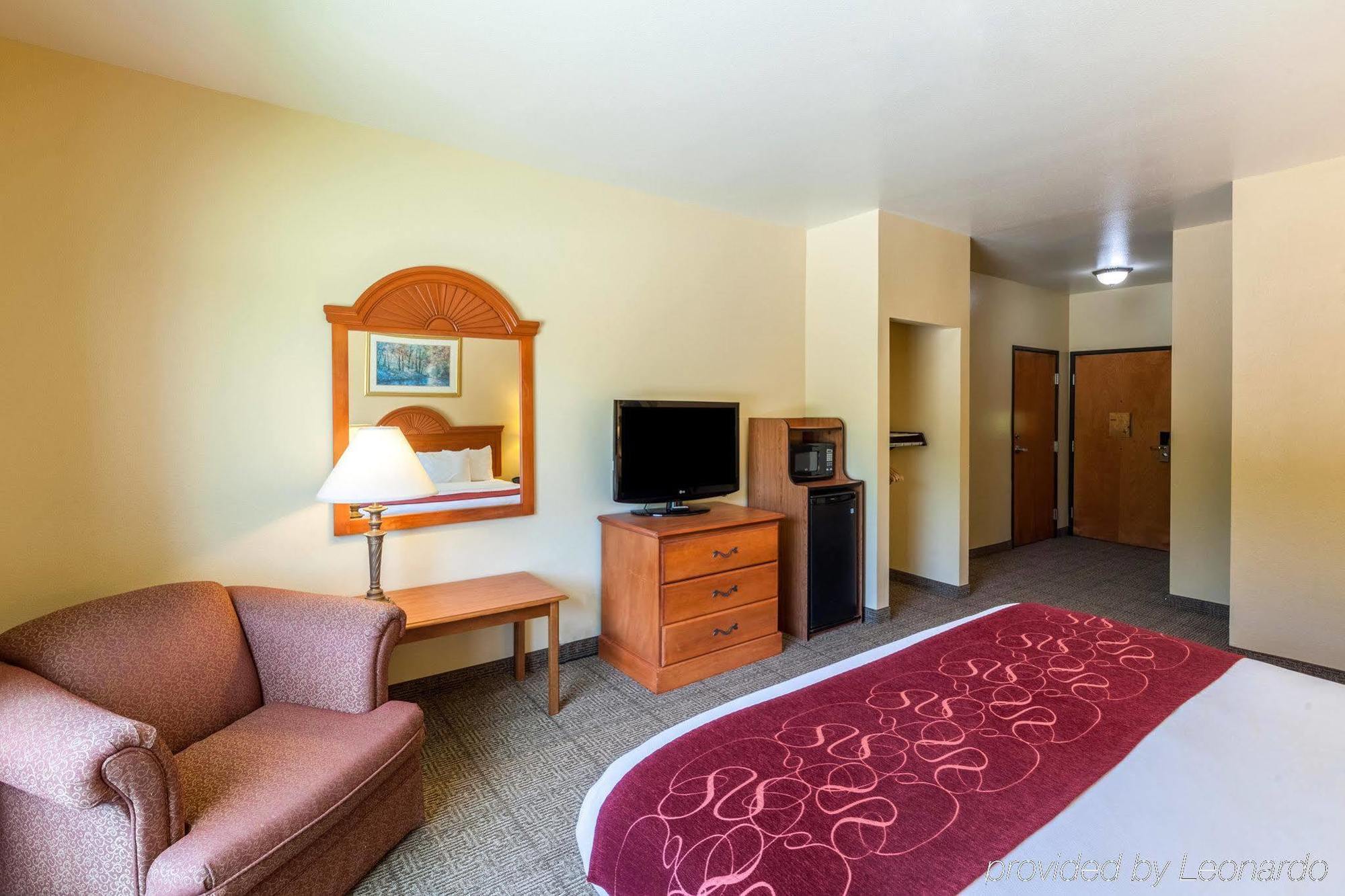 Surestay Plus Hotel By Best Western Мескит Экстерьер фото