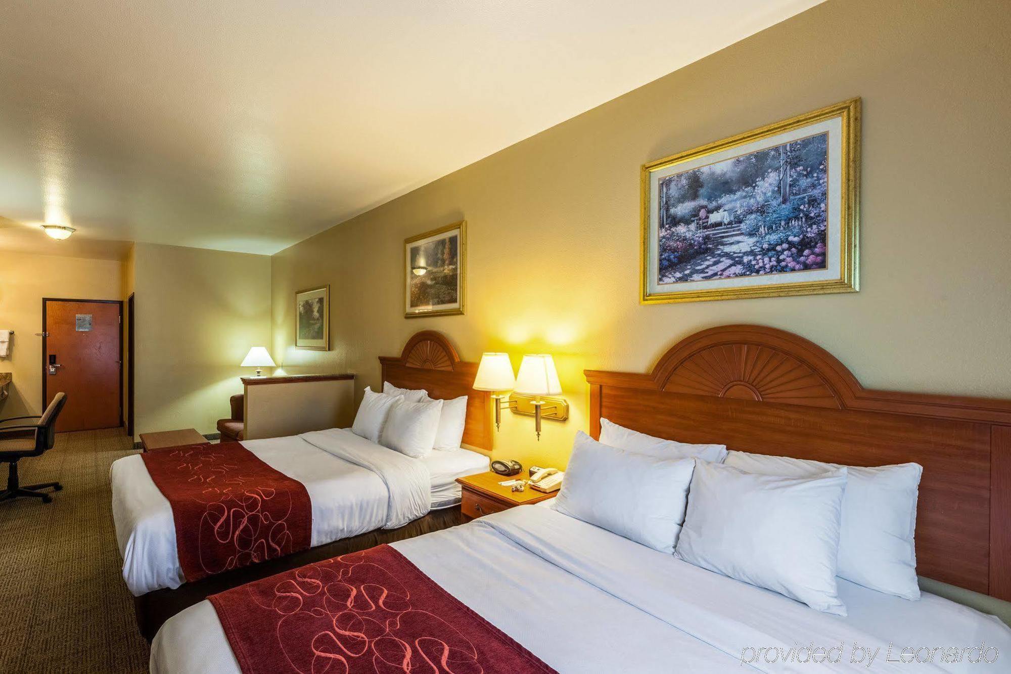 Surestay Plus Hotel By Best Western Мескит Экстерьер фото