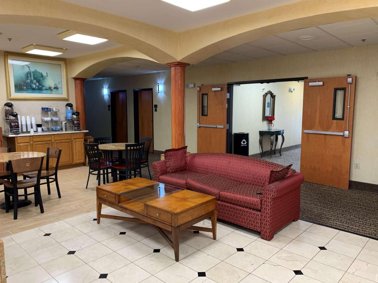 Surestay Plus Hotel By Best Western Мескит Экстерьер фото