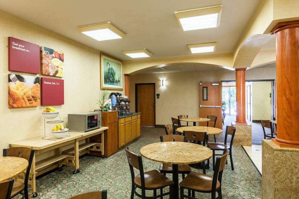 Surestay Plus Hotel By Best Western Мескит Экстерьер фото