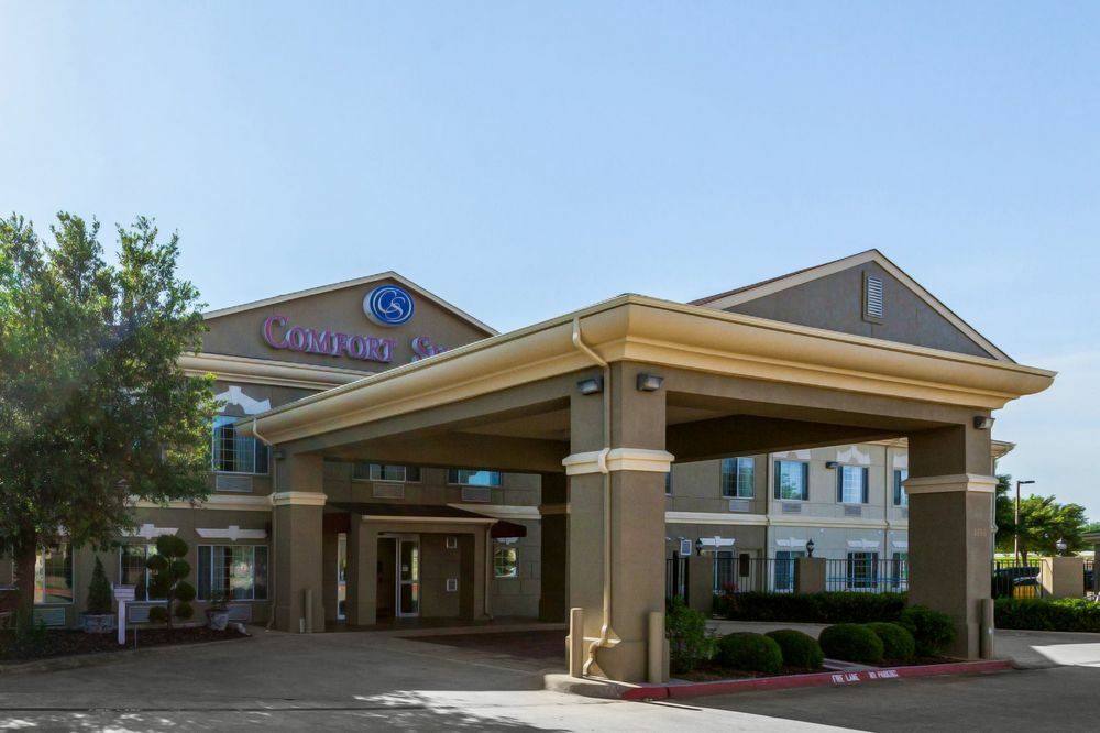 Surestay Plus Hotel By Best Western Мескит Экстерьер фото