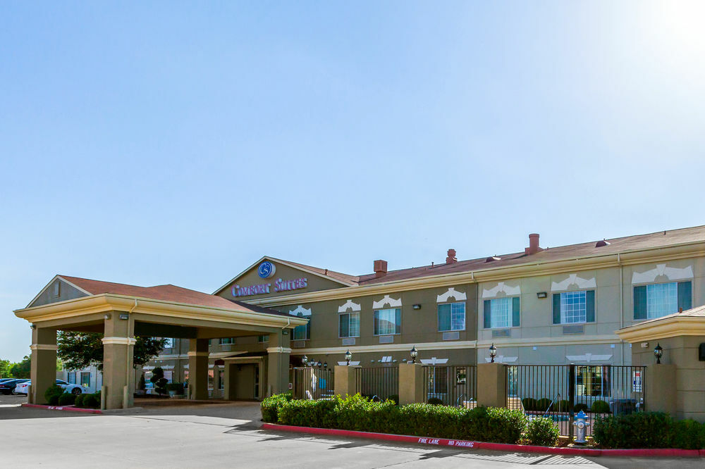Surestay Plus Hotel By Best Western Мескит Экстерьер фото