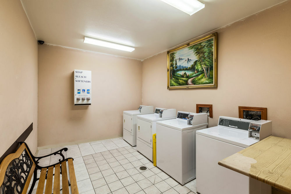 Surestay Plus Hotel By Best Western Мескит Экстерьер фото